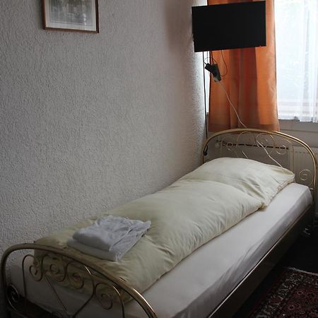 Airport-Hotel Zum Taubengrund Kelsterbach Kültér fotó