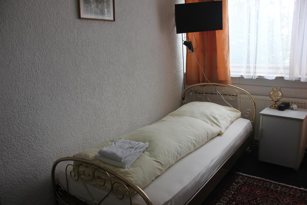 Airport-Hotel Zum Taubengrund Kelsterbach Kültér fotó