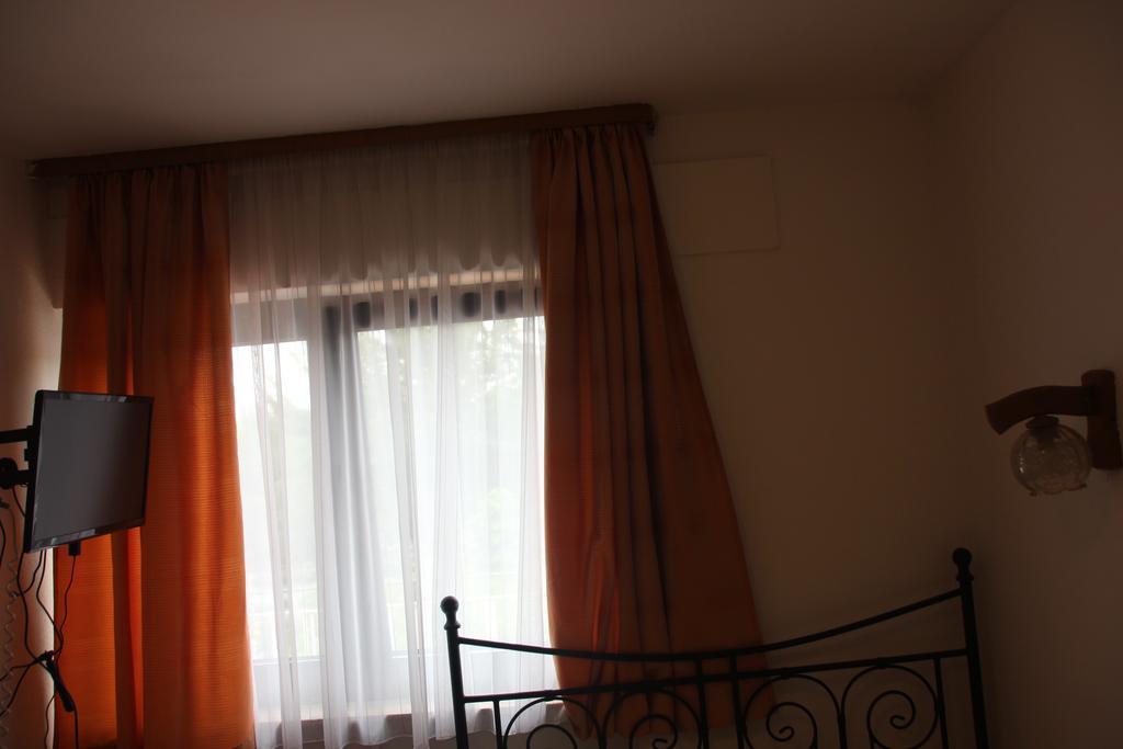 Airport-Hotel Zum Taubengrund Kelsterbach Kültér fotó