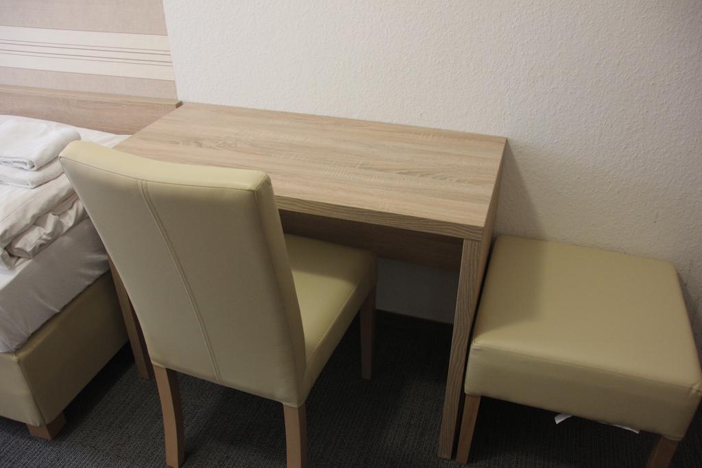 Airport-Hotel Zum Taubengrund Kelsterbach Kültér fotó
