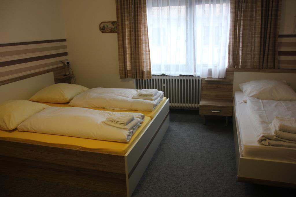 Airport-Hotel Zum Taubengrund Kelsterbach Kültér fotó