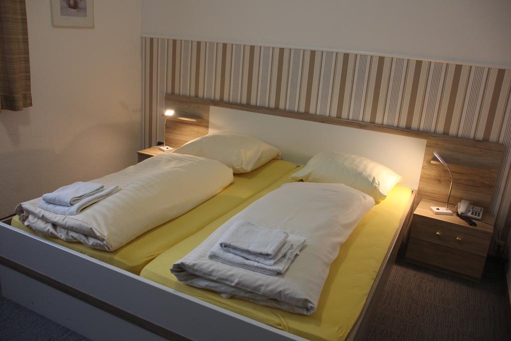Airport-Hotel Zum Taubengrund Kelsterbach Kültér fotó