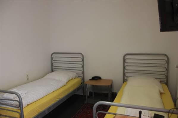 Airport-Hotel Zum Taubengrund Kelsterbach Kültér fotó